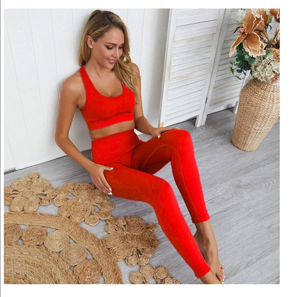 Sorts bra and yoga legging set